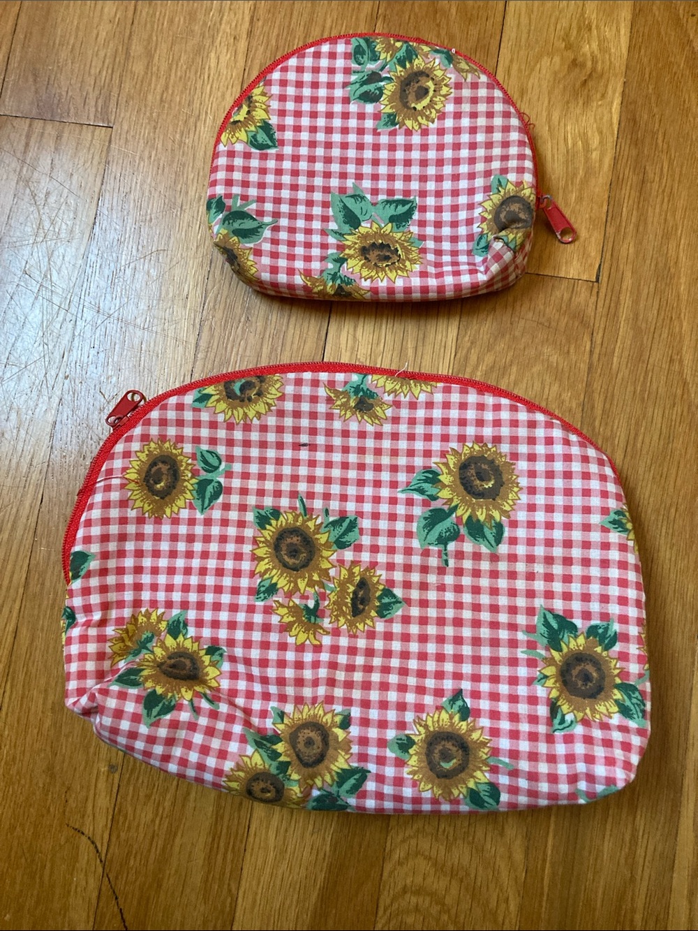 Sunflower Red Gingham Zip Pouch Set